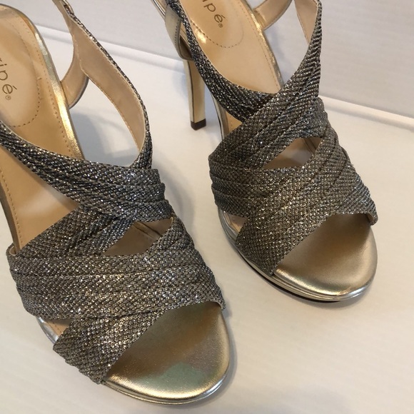 Gold heels with a silver sparkle Sz 8.5 - Picture 3 of 14